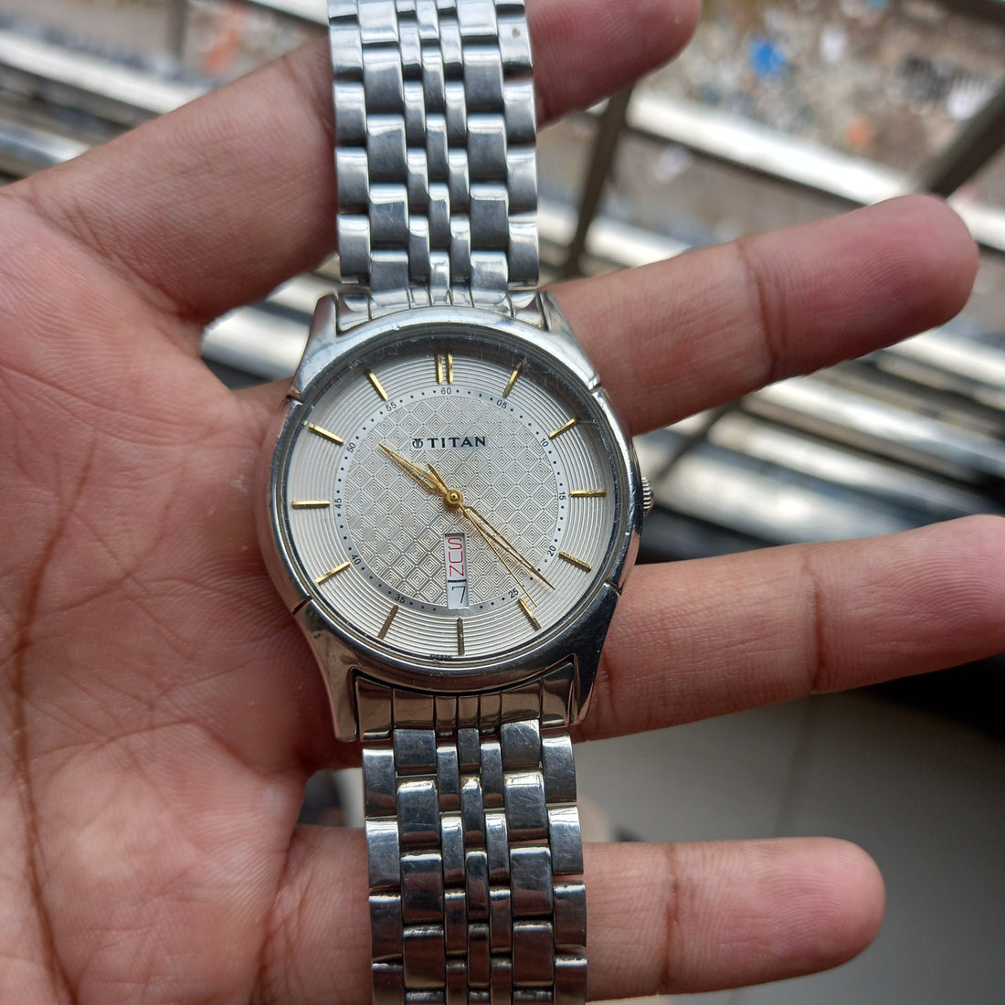 Titan NK16362565SM01 Preowned Men's Watch