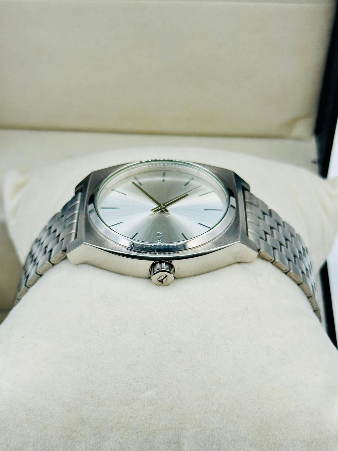 Nixon Men's Preowned Watch